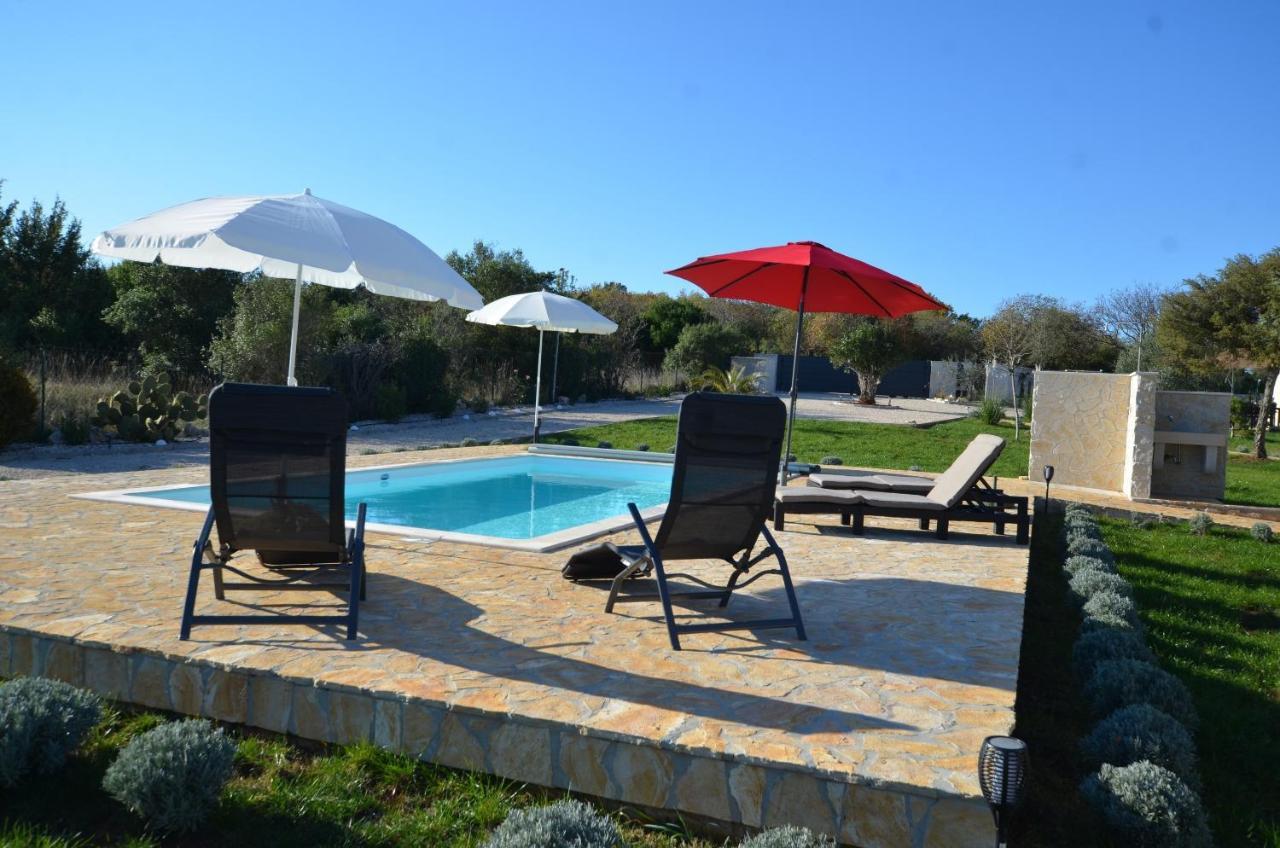 Bella Di Campo Villa Ровин Екстериор снимка