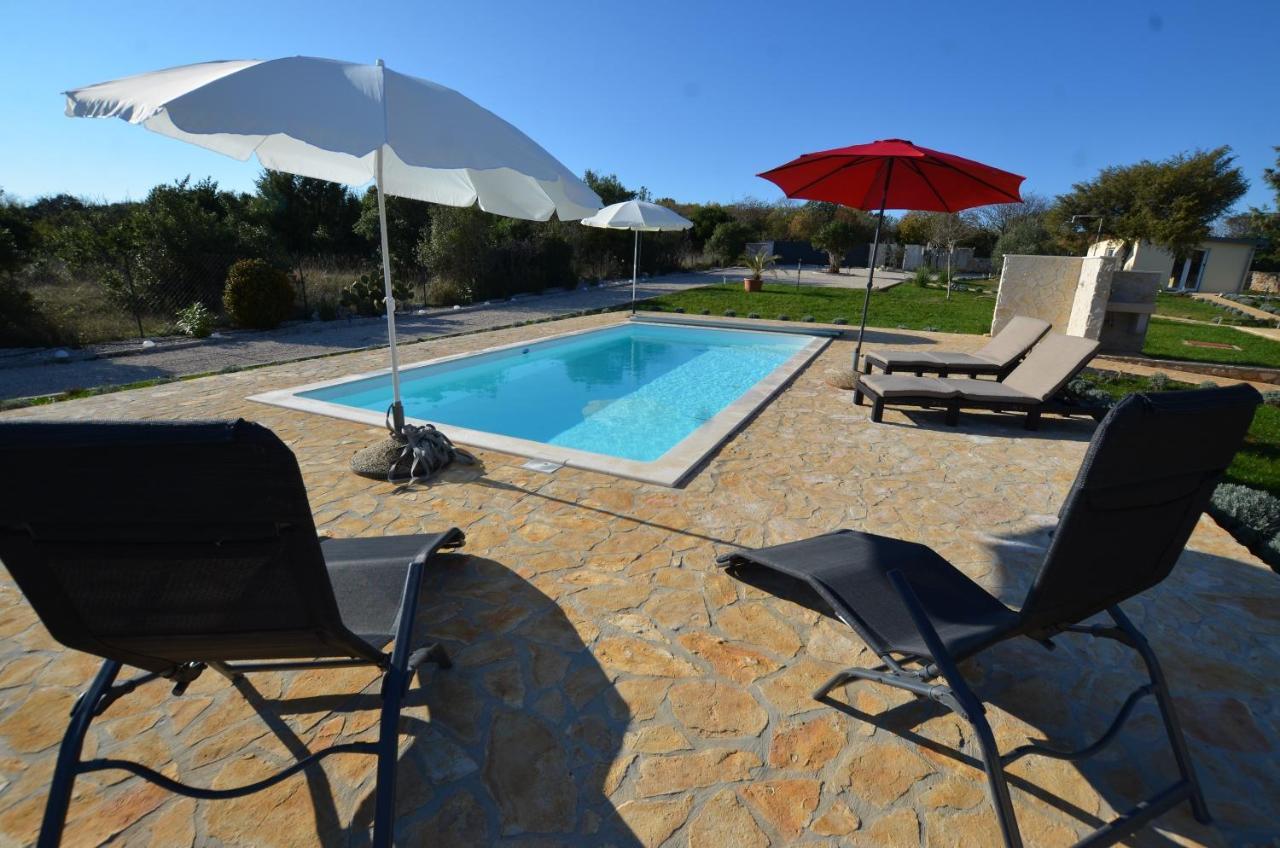 Bella Di Campo Villa Ровин Екстериор снимка