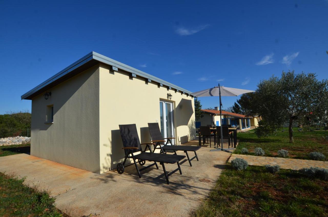 Bella Di Campo Villa Ровин Екстериор снимка
