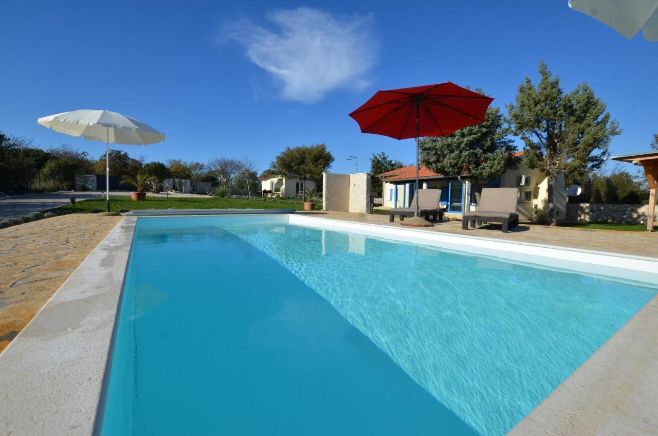 Bella Di Campo Villa Ровин Екстериор снимка