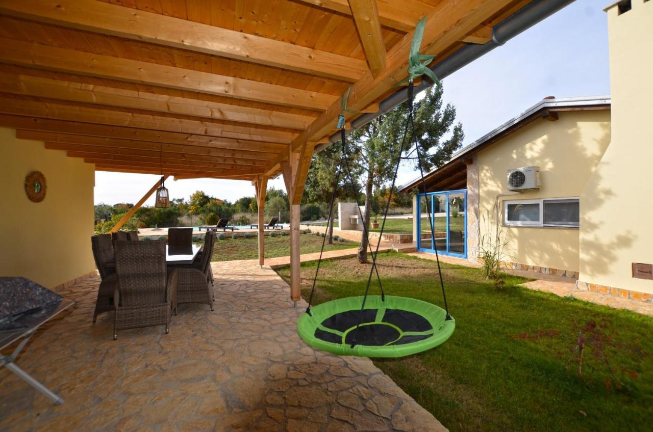 Bella Di Campo Villa Ровин Екстериор снимка