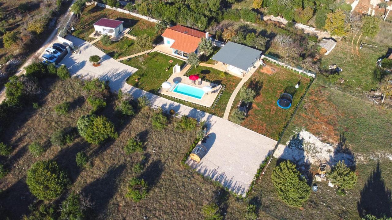 Bella Di Campo Villa Ровин Екстериор снимка