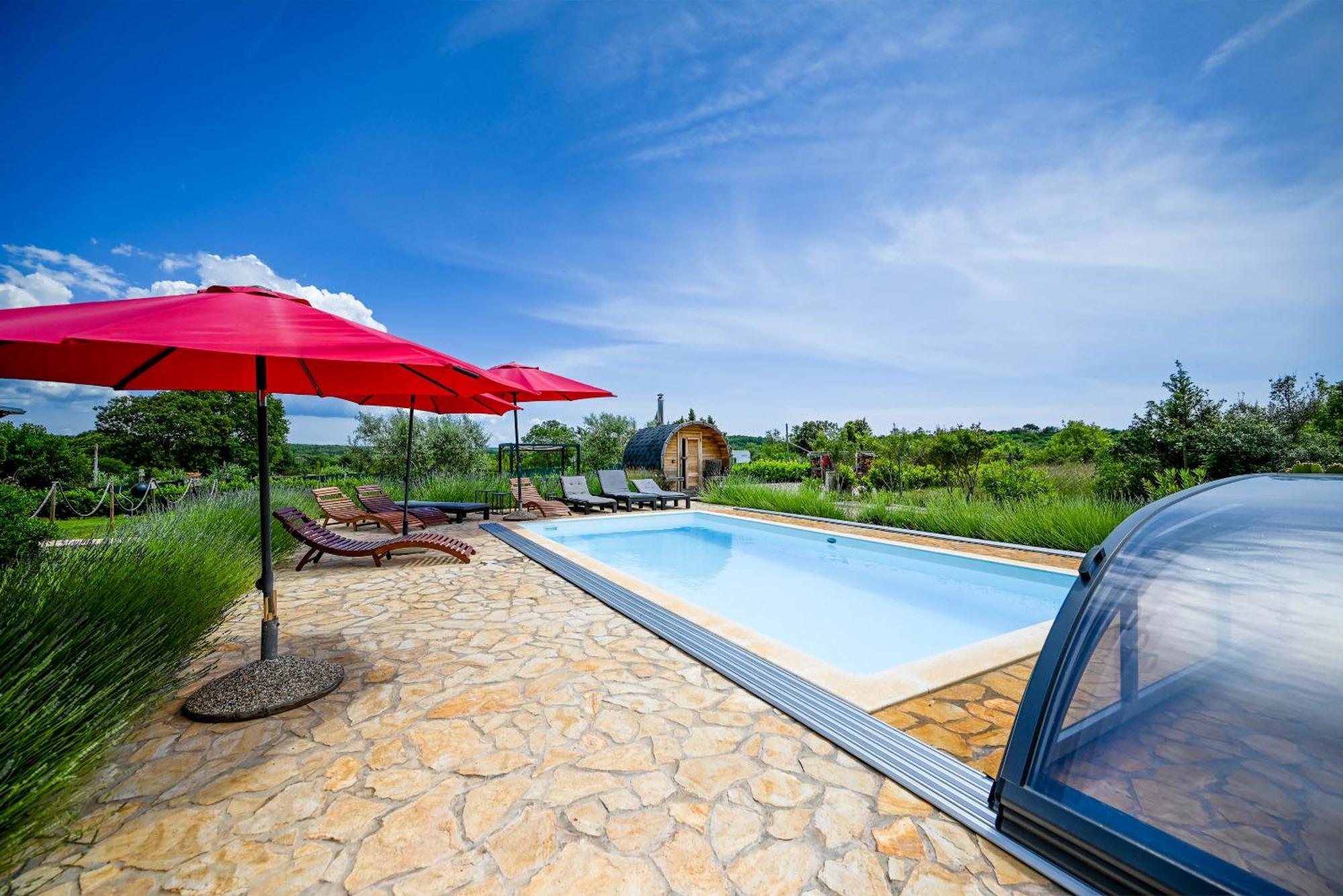 Bella Di Campo Villa Ровин Екстериор снимка