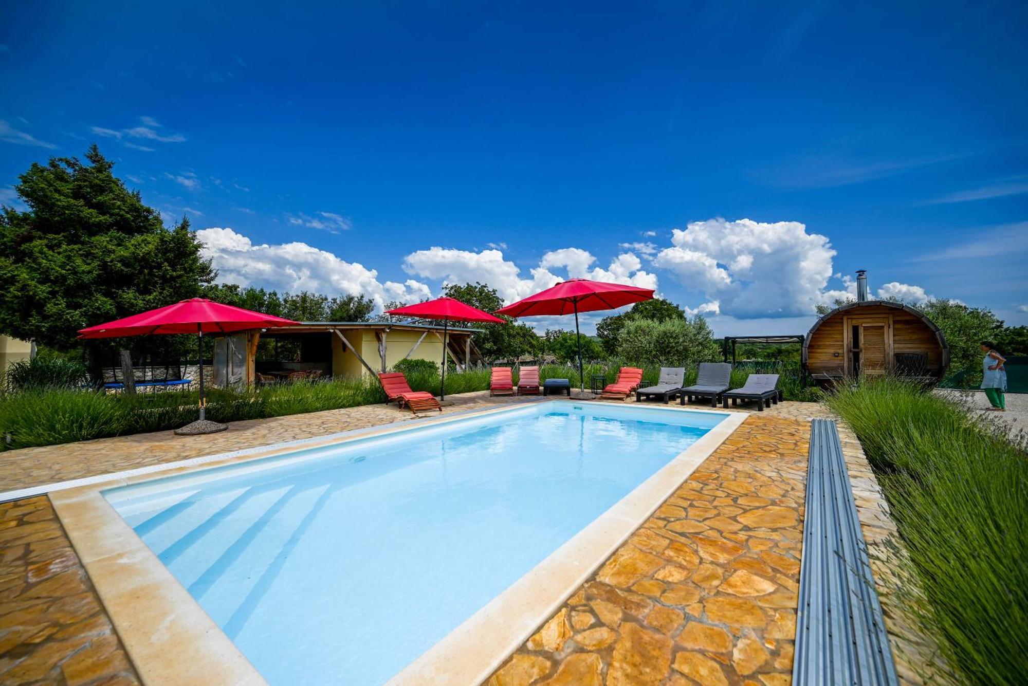 Bella Di Campo Villa Ровин Екстериор снимка