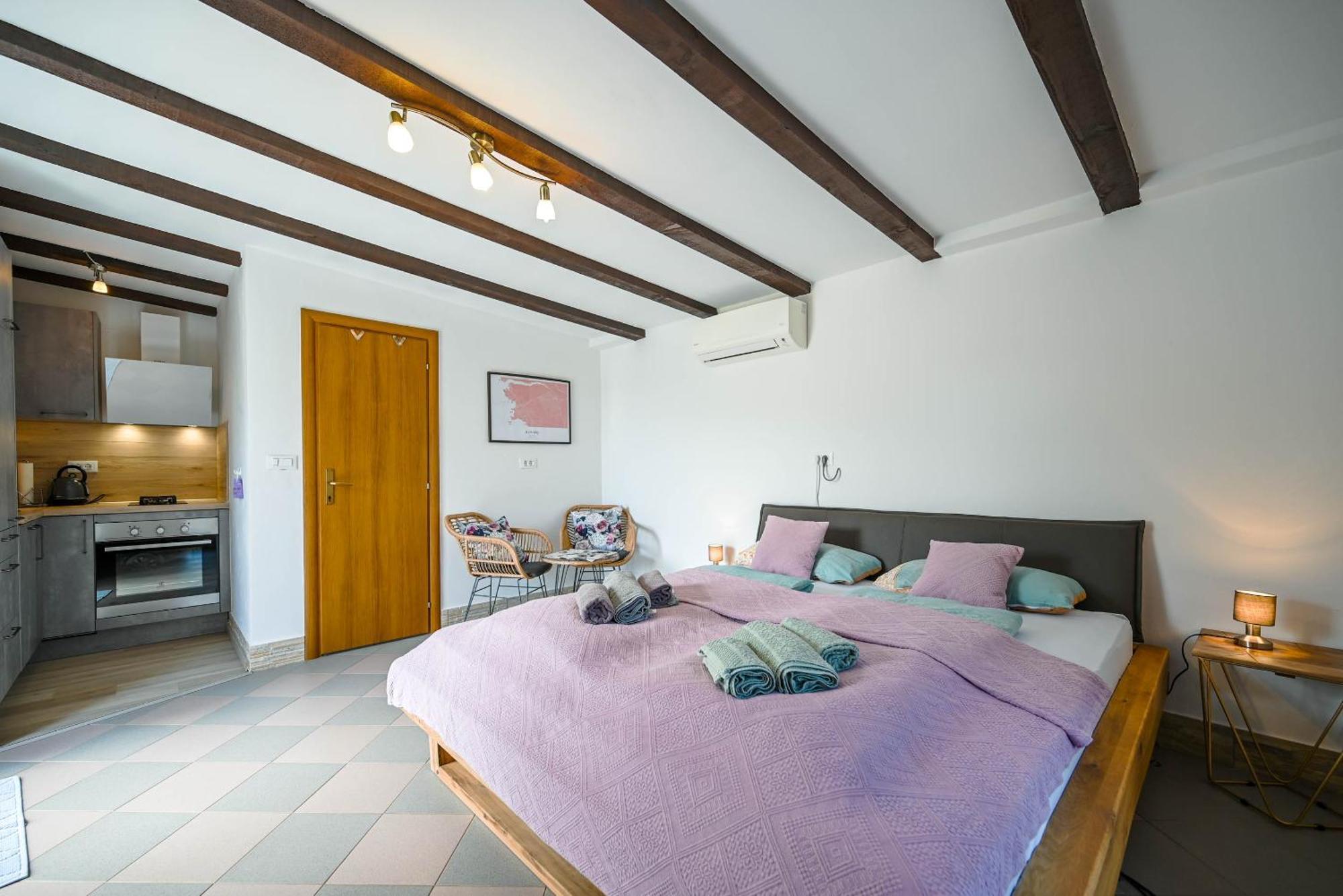 Bella Di Campo Villa Ровин Екстериор снимка