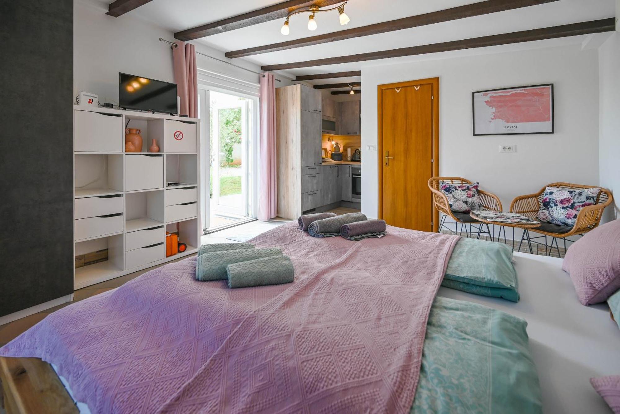 Bella Di Campo Villa Ровин Екстериор снимка