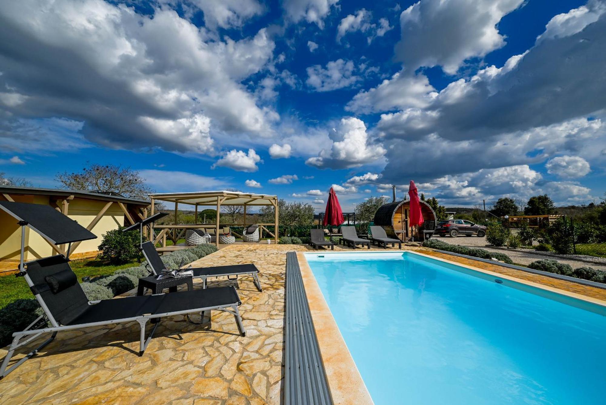 Bella Di Campo Villa Ровин Екстериор снимка