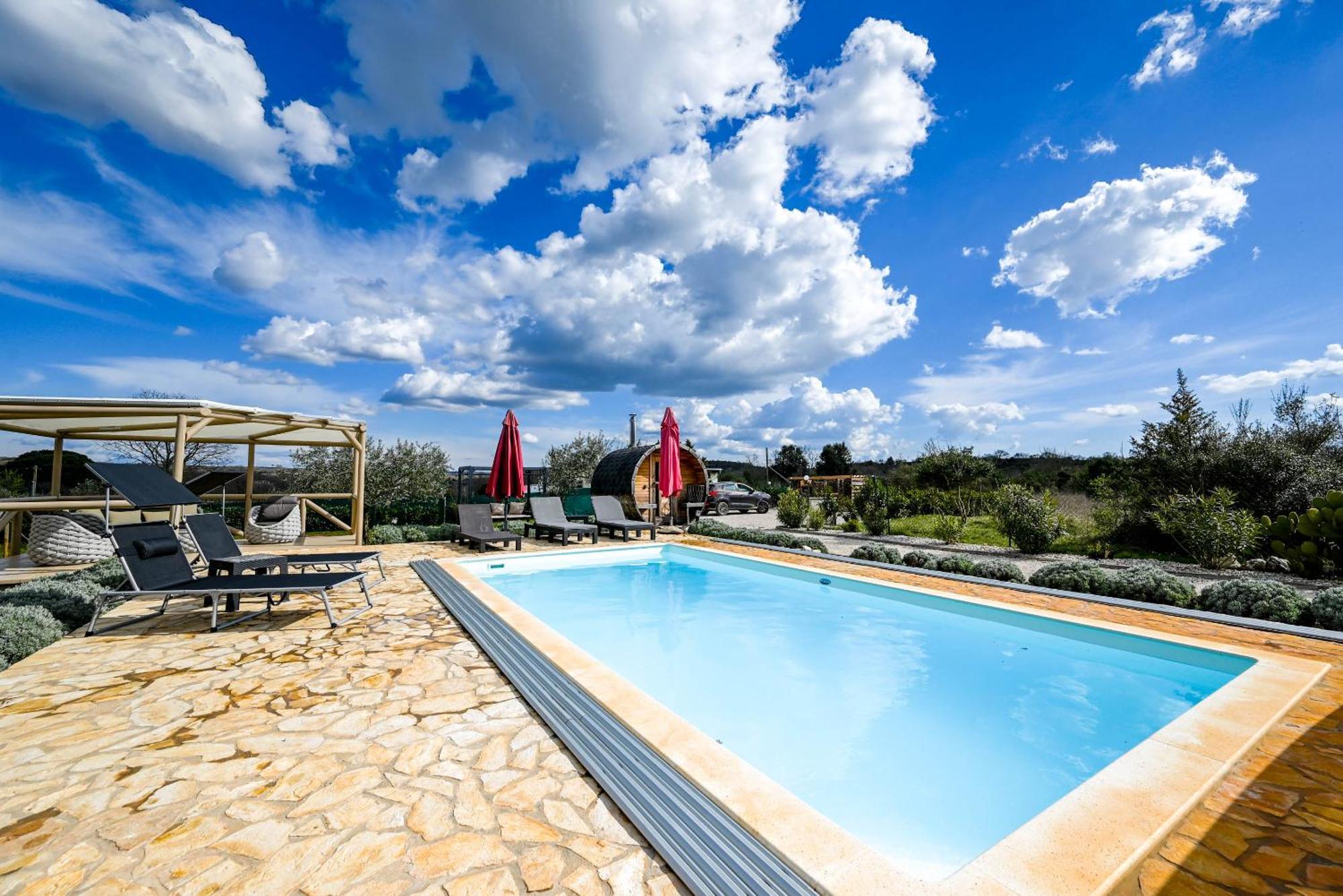 Bella Di Campo Villa Ровин Екстериор снимка